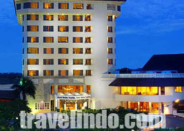 Santika Primiere Hotel - Semarang, Hotel Exterior