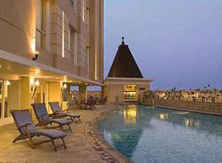 Novotel Hotel - Semarang, Swimming Pool