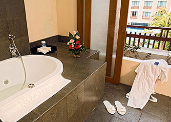 Novotel Mangga Dua, Jakarta - Bathroom